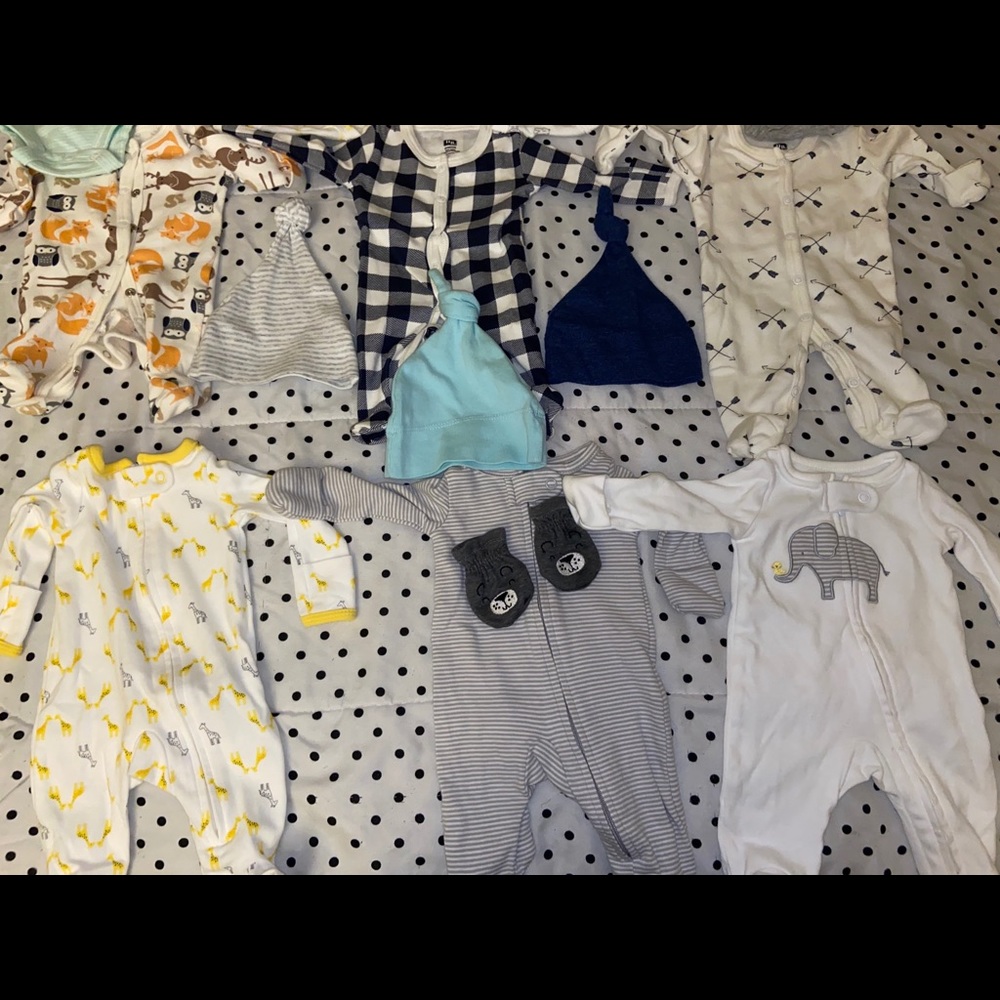 Like new preemie baby boy clothes!!